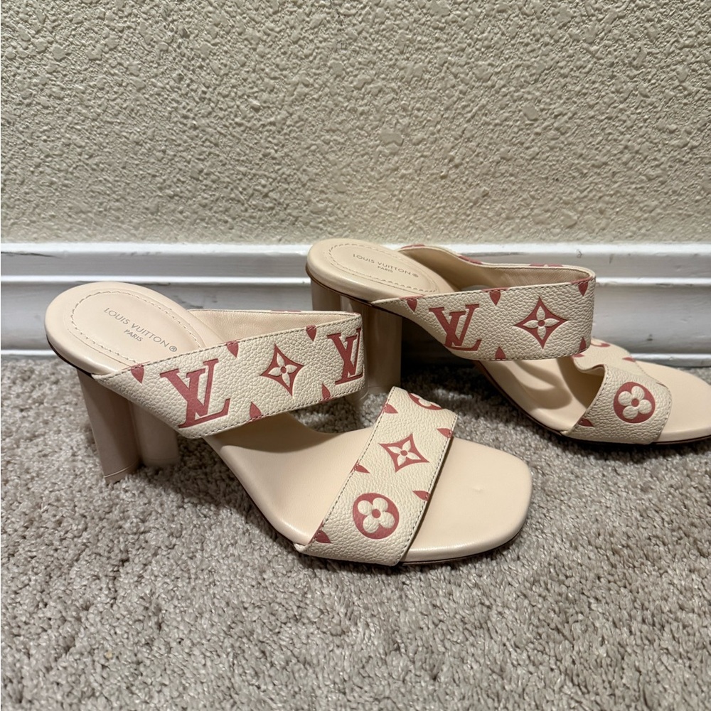 Louis Vuitton Cream and Light Brown Monogram Two-Band Heel Mule - Picture 10 of 11